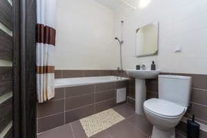 в новом доме на Оболони 18